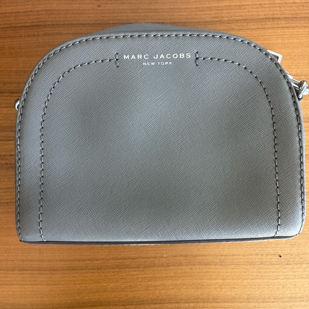 Marc Jacobs Elegant Gray Crossbody Bag